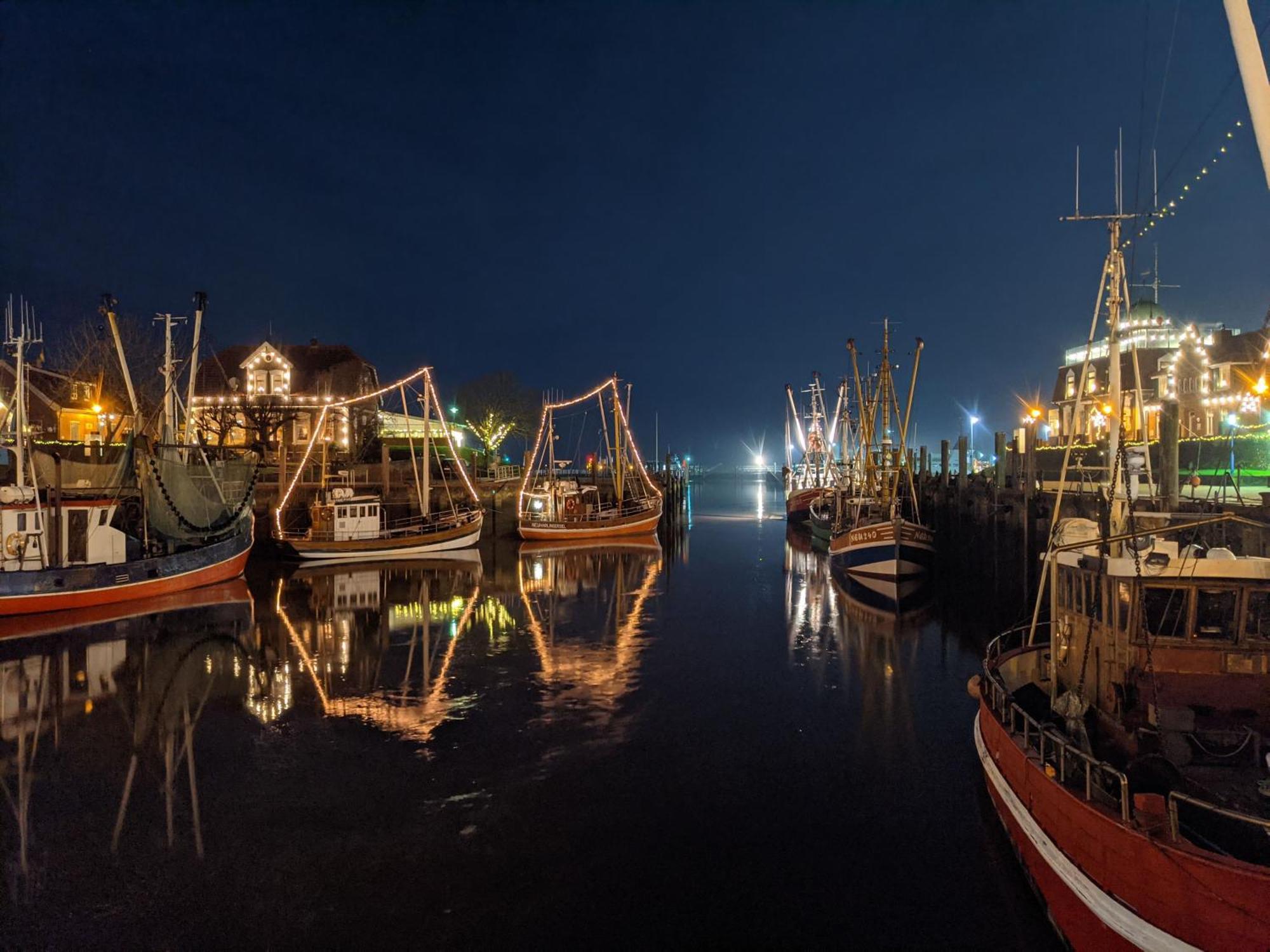 Drei-Insel-Blick Neßmersiel Exterior foto